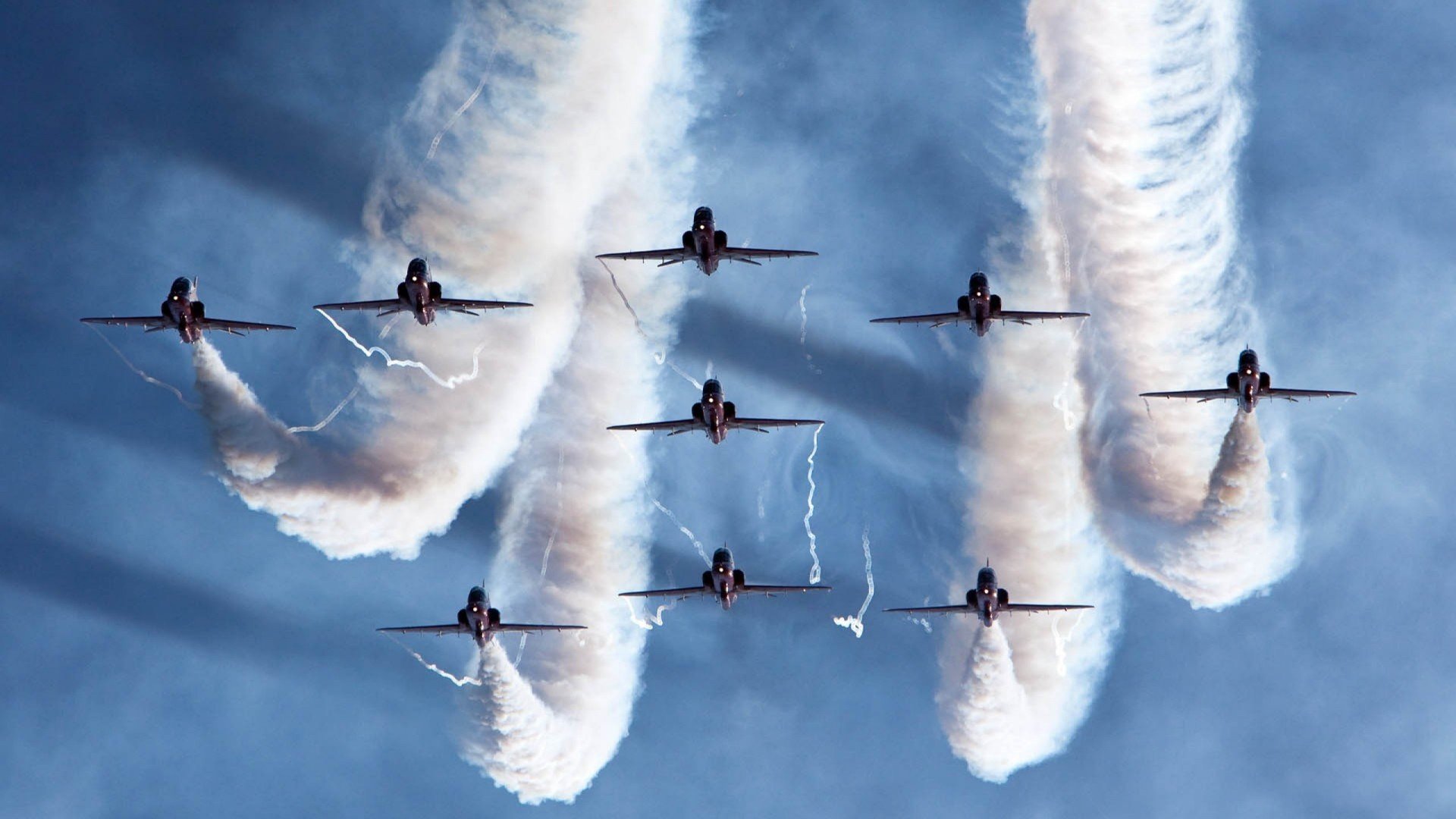 意甲积分格局凸显：国际米兰领先，米兰双雄紧追不舍，意甲国际米兰夺冠